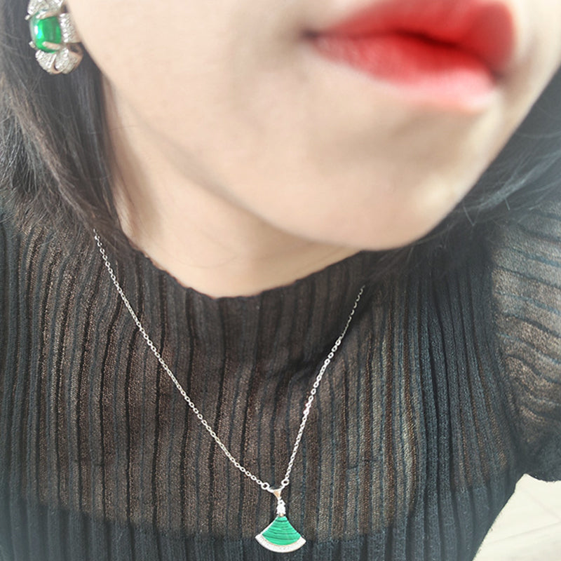 925 Sterling Silver Necklace with Mother of Pearl, Emerald & Simulated Diamonds